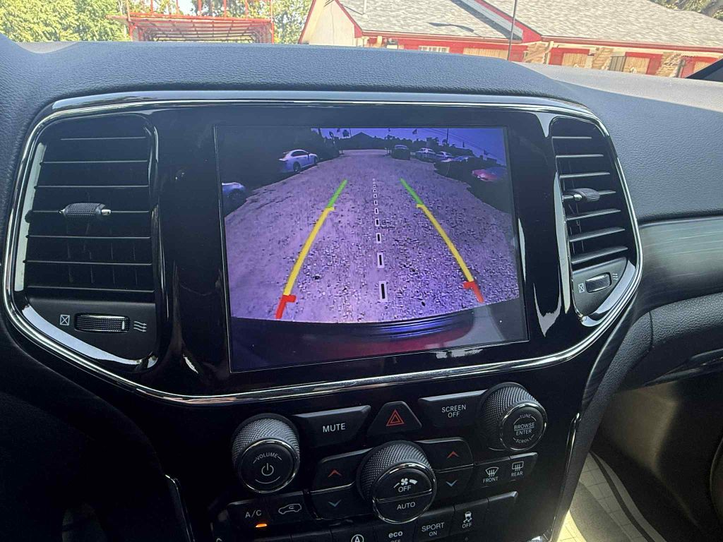 Photo 21 of this JEEP GRAND CHEROKEE