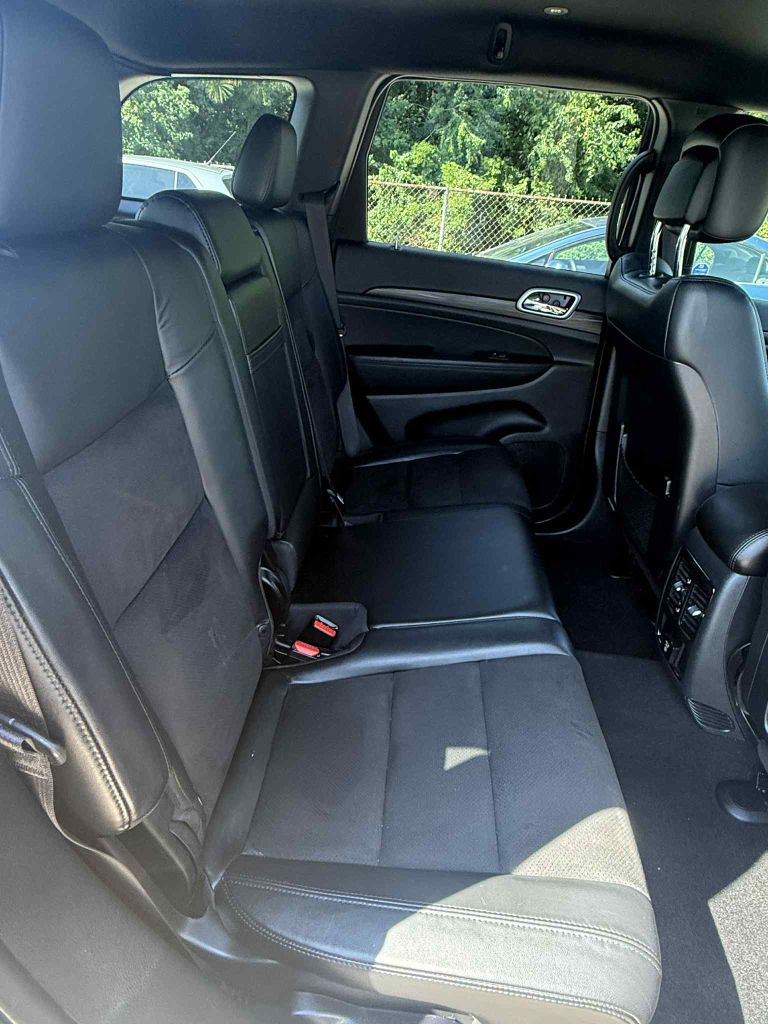 Photo 29 of this JEEP GRAND CHEROKEE