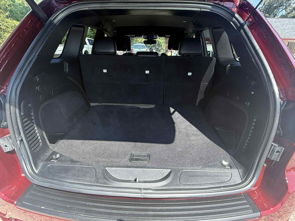 Photo 33 of this JEEP GRAND CHEROKEE