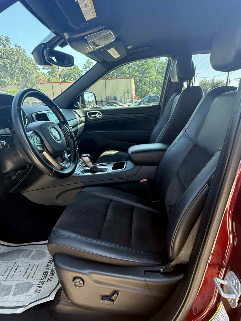 Photo 11 of this JEEP GRAND CHEROKEE