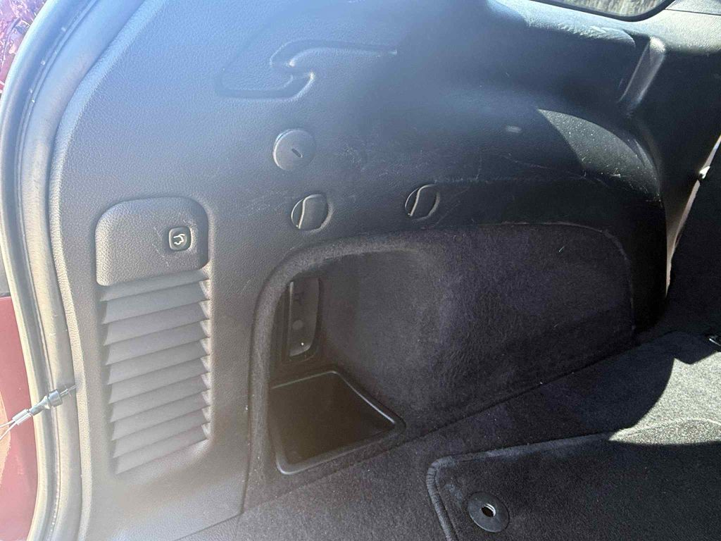 Photo 35 of this JEEP GRAND CHEROKEE