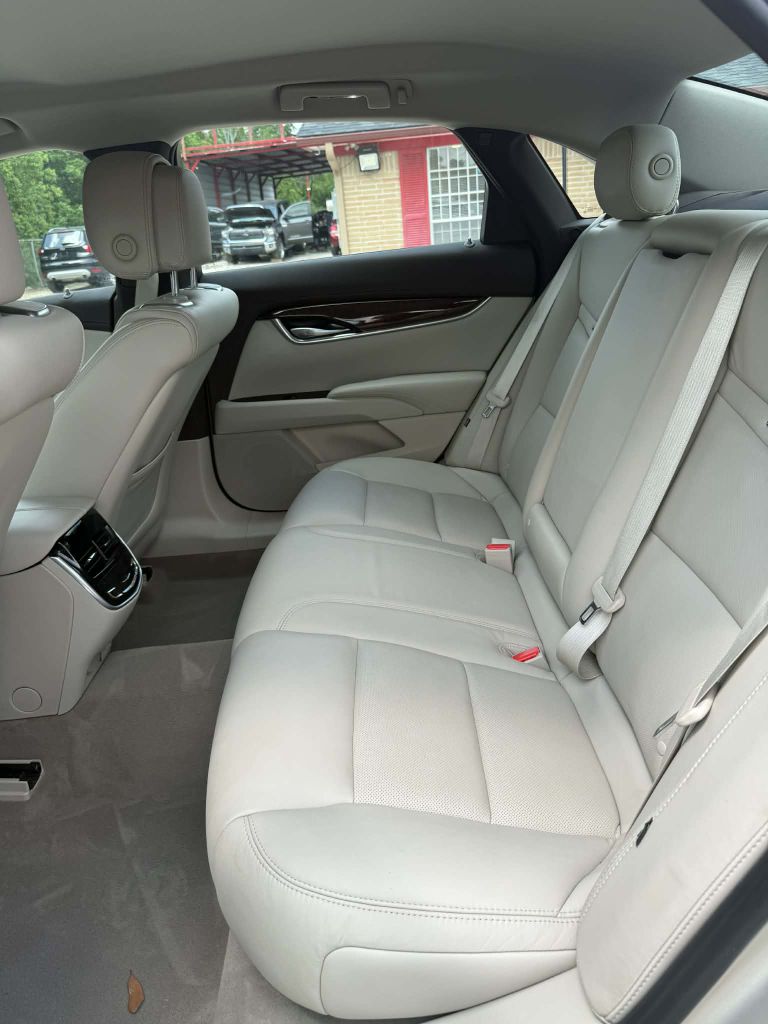 Photo 21 of this CADILLAC XTS