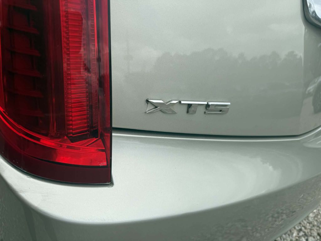 Photo 33 of this CADILLAC XTS