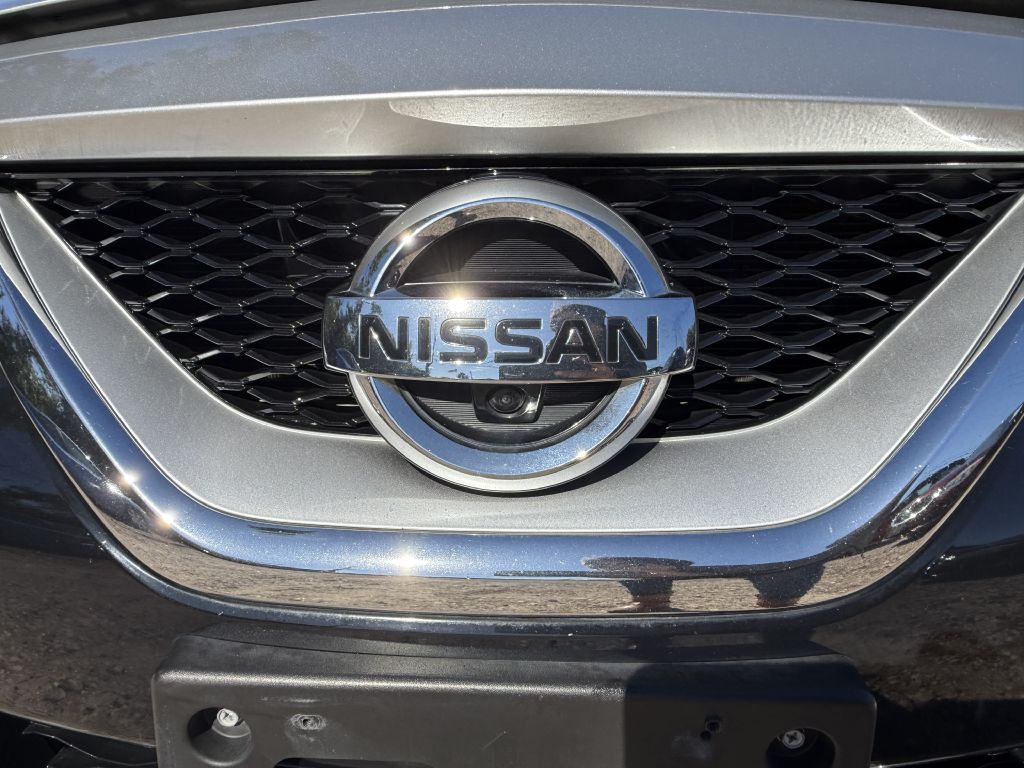 Photo 9 of this NISSAN MAXIMA