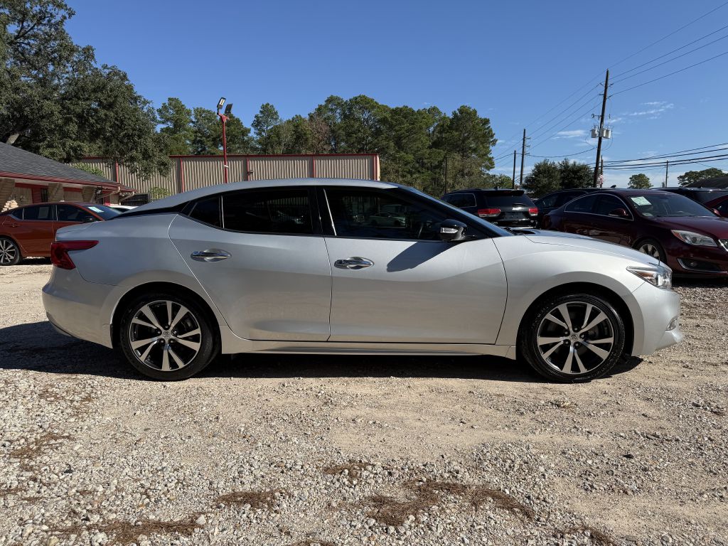 Photo 4 of this NISSAN MAXIMA