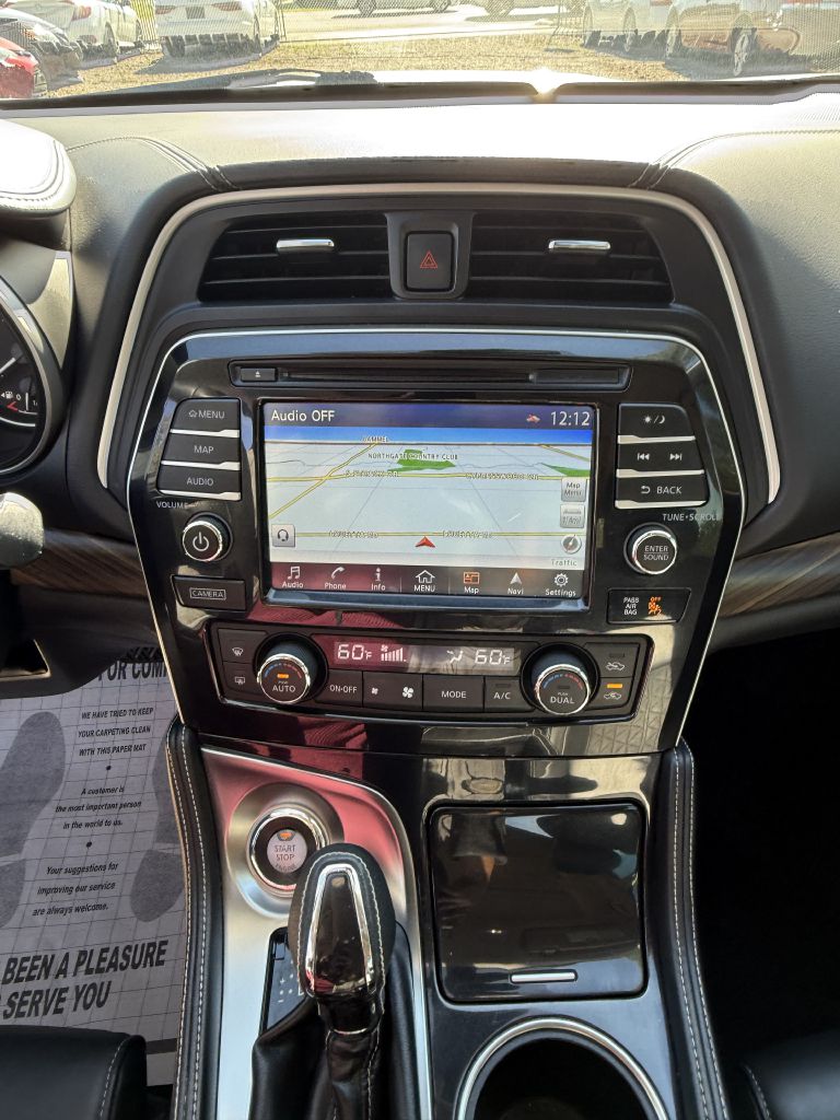 Photo 26 of this NISSAN MAXIMA