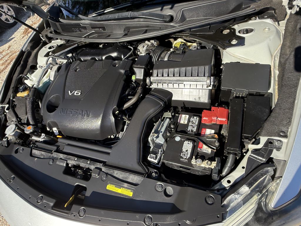Photo 39 of this NISSAN MAXIMA