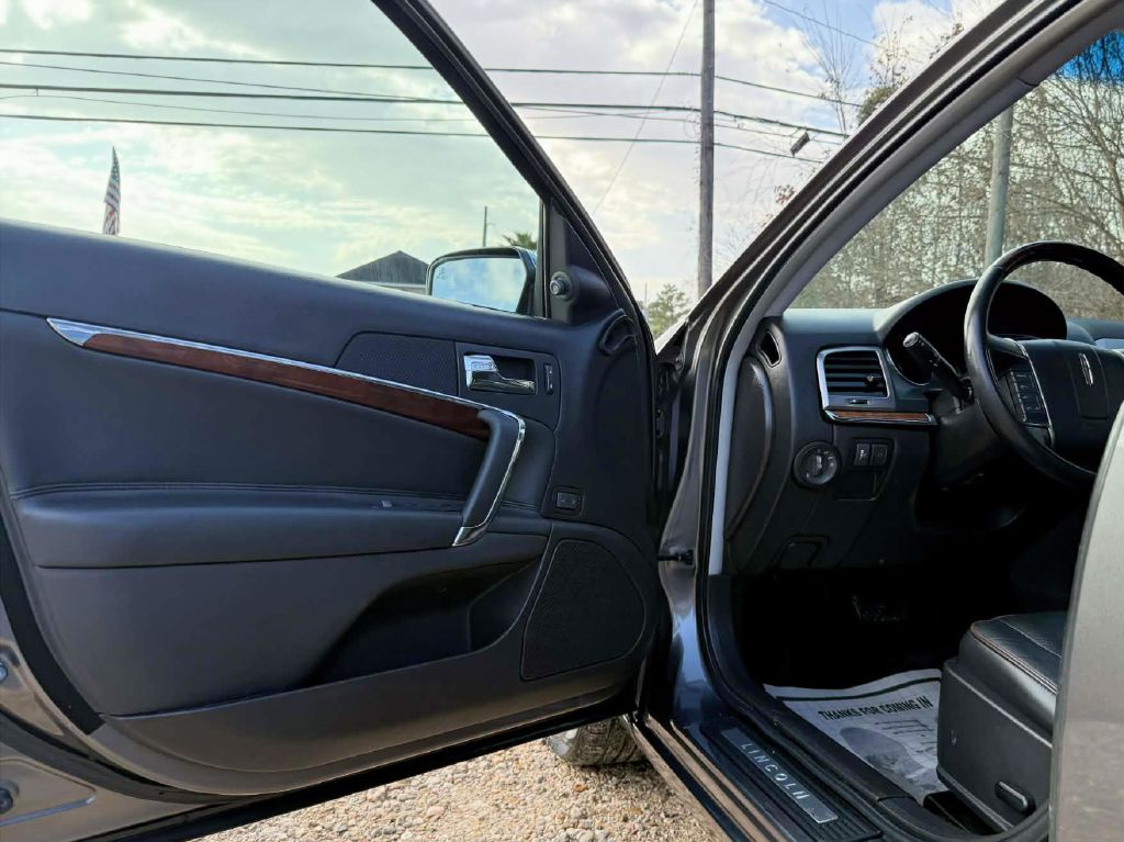 Photo 9 of this LINCOLN MKZ