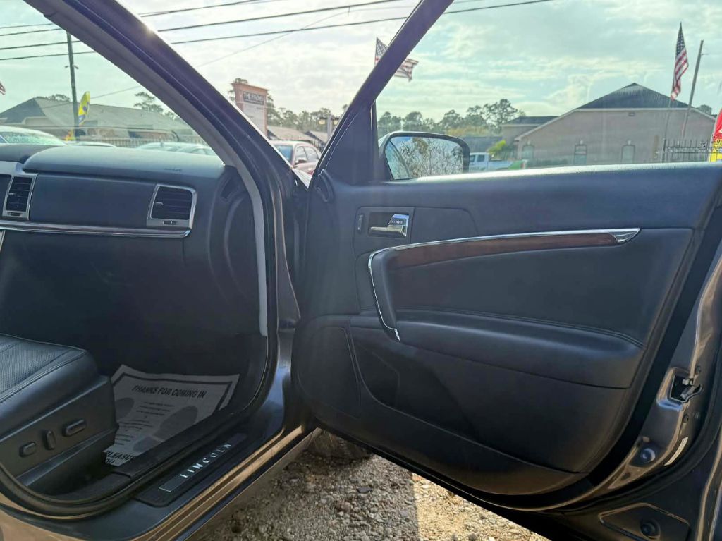 Photo 11 of this LINCOLN MKZ