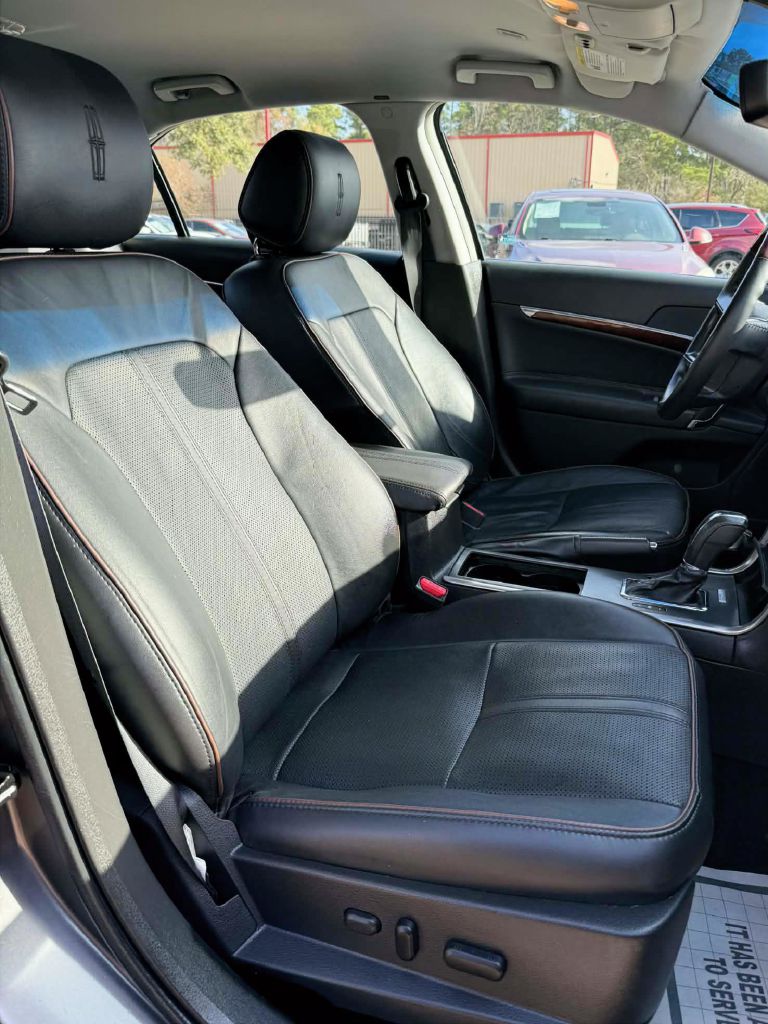 Photo 12 of this LINCOLN MKZ