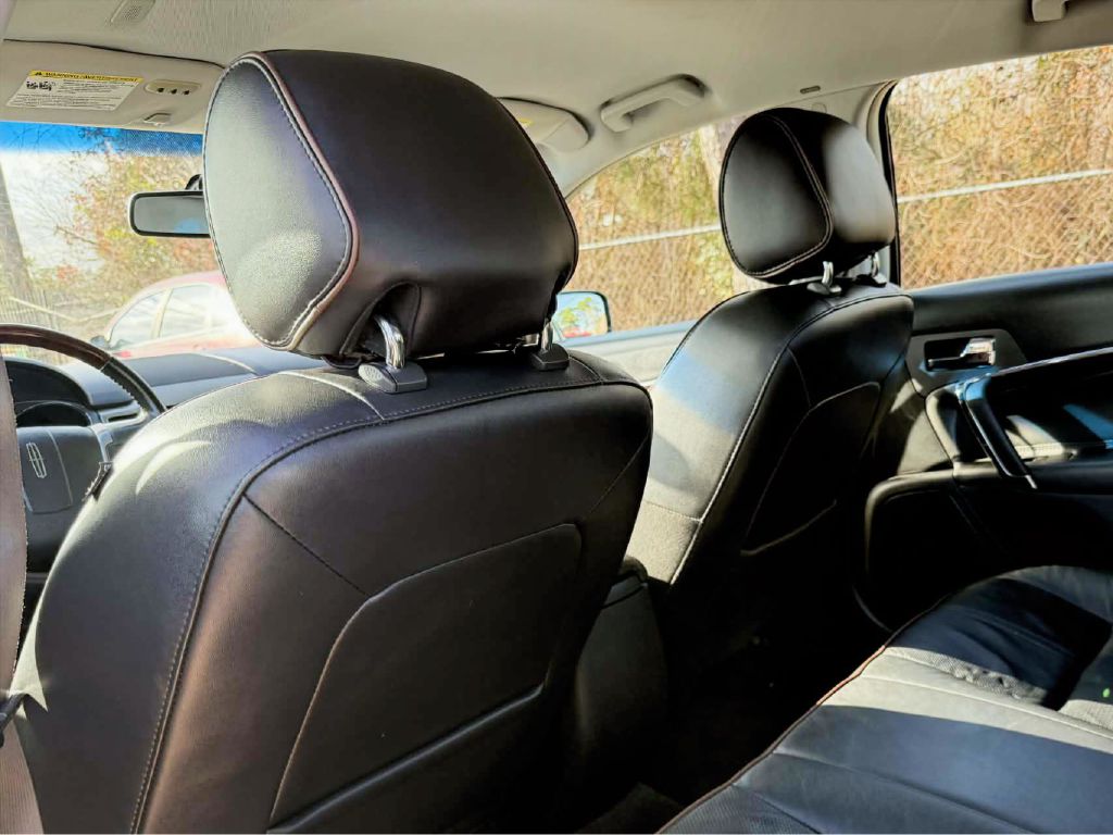 Photo 16 of this LINCOLN MKZ