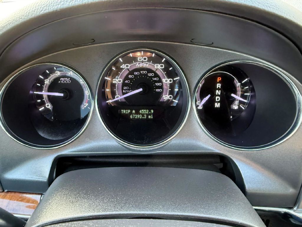 Photo 18 of this LINCOLN MKZ