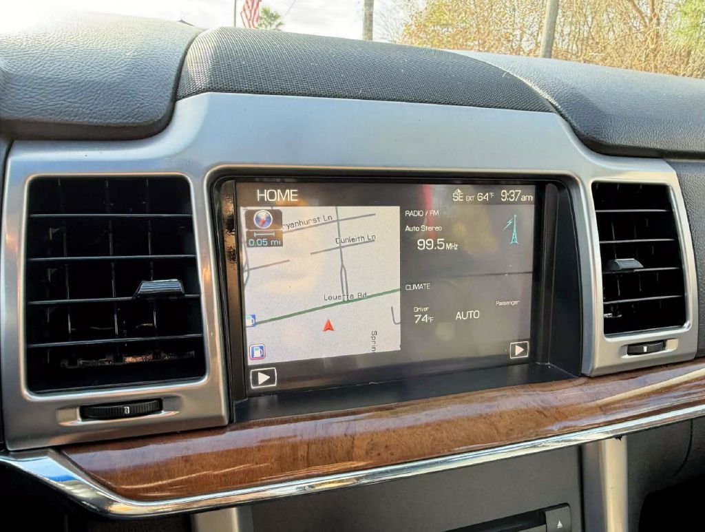Photo 19 of this LINCOLN MKZ