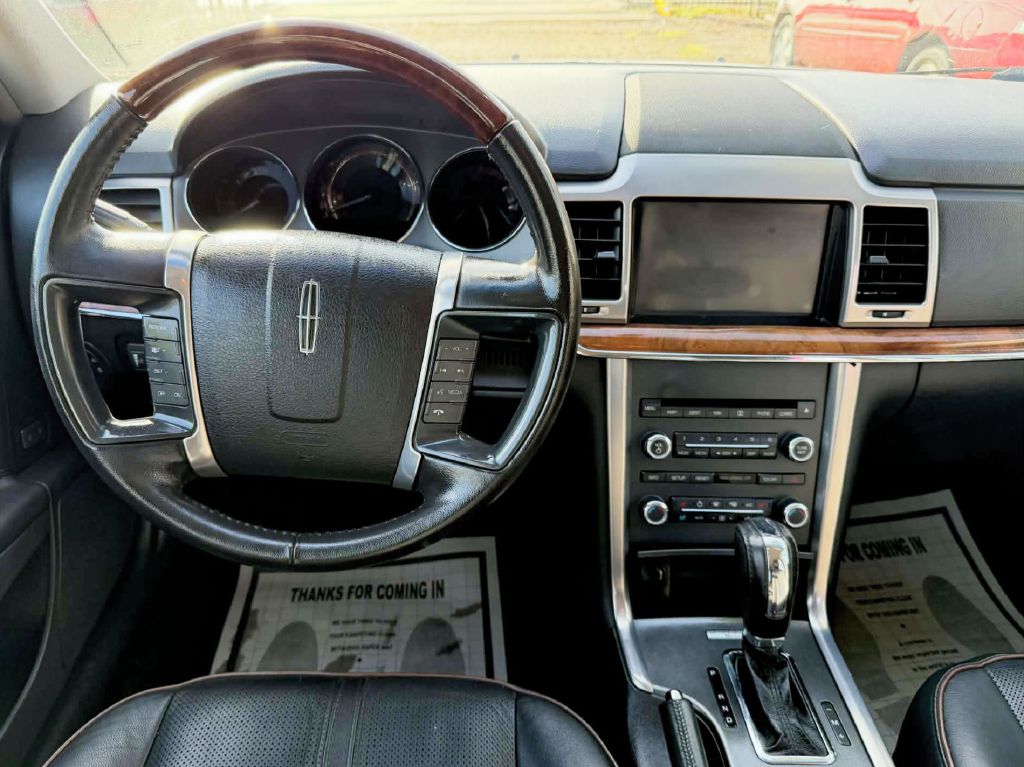 Photo 14 of this LINCOLN MKZ