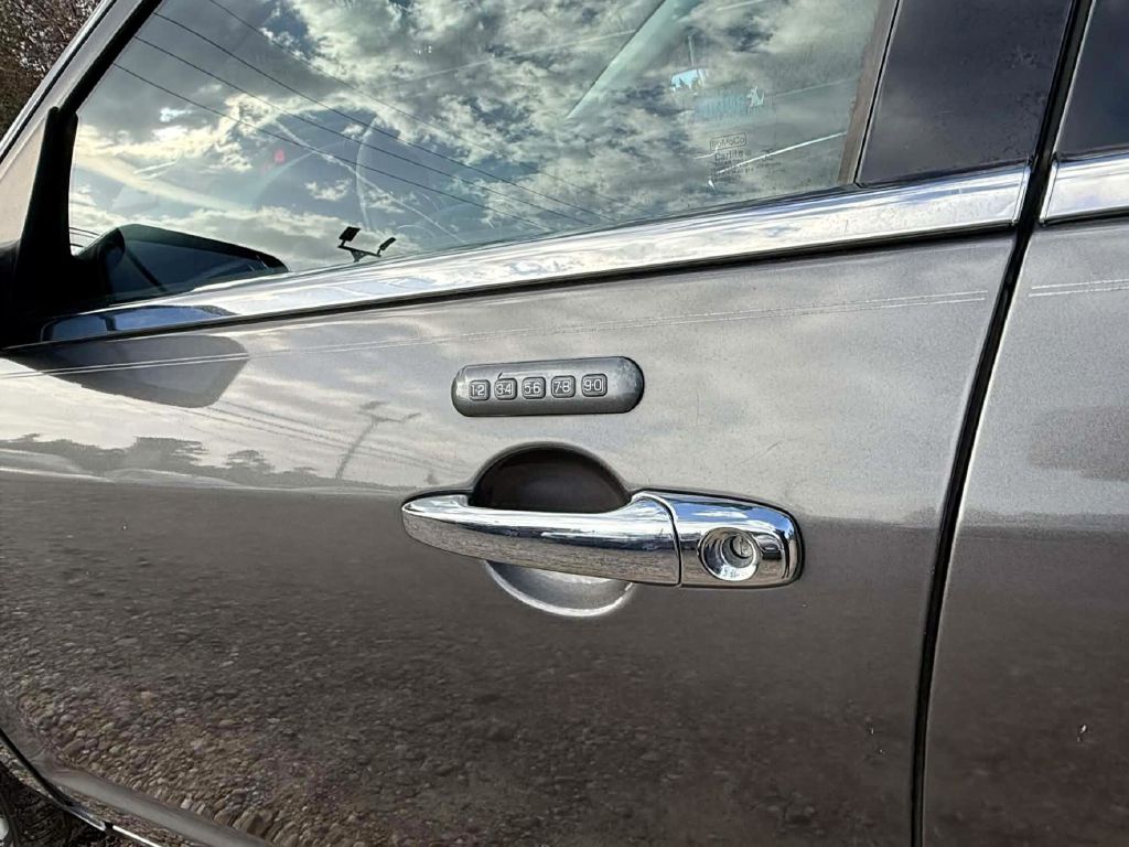 Photo 23 of this LINCOLN MKZ