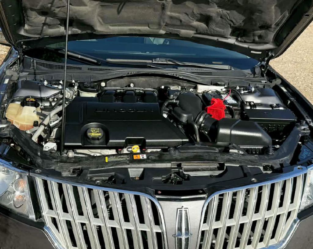 Photo 31 of this LINCOLN MKZ