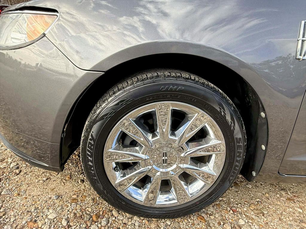 Photo 28 of this LINCOLN MKZ