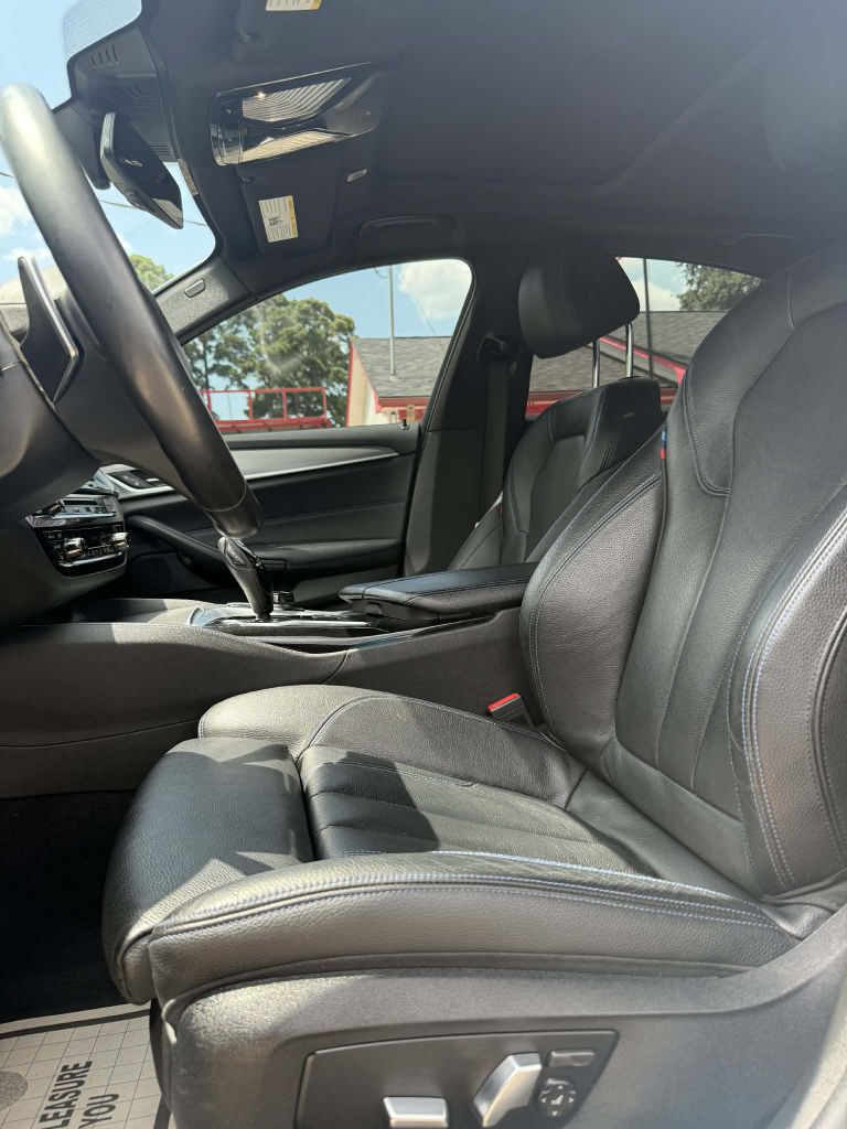 Photo 10 of this BMW 540I