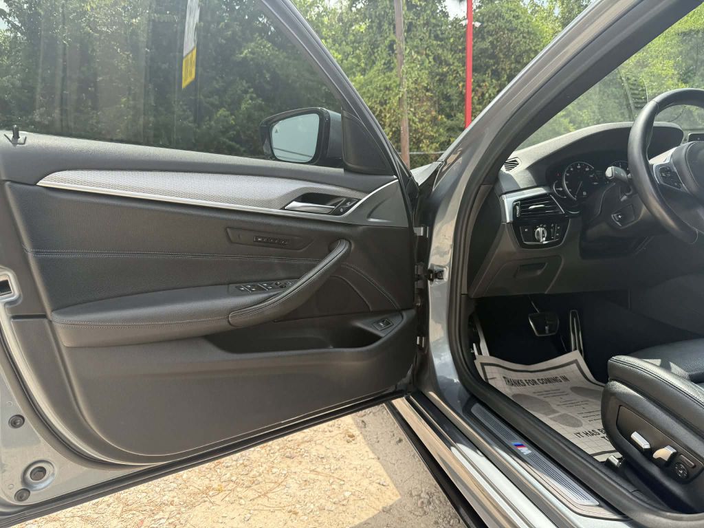 Photo 9 of this BMW 540I