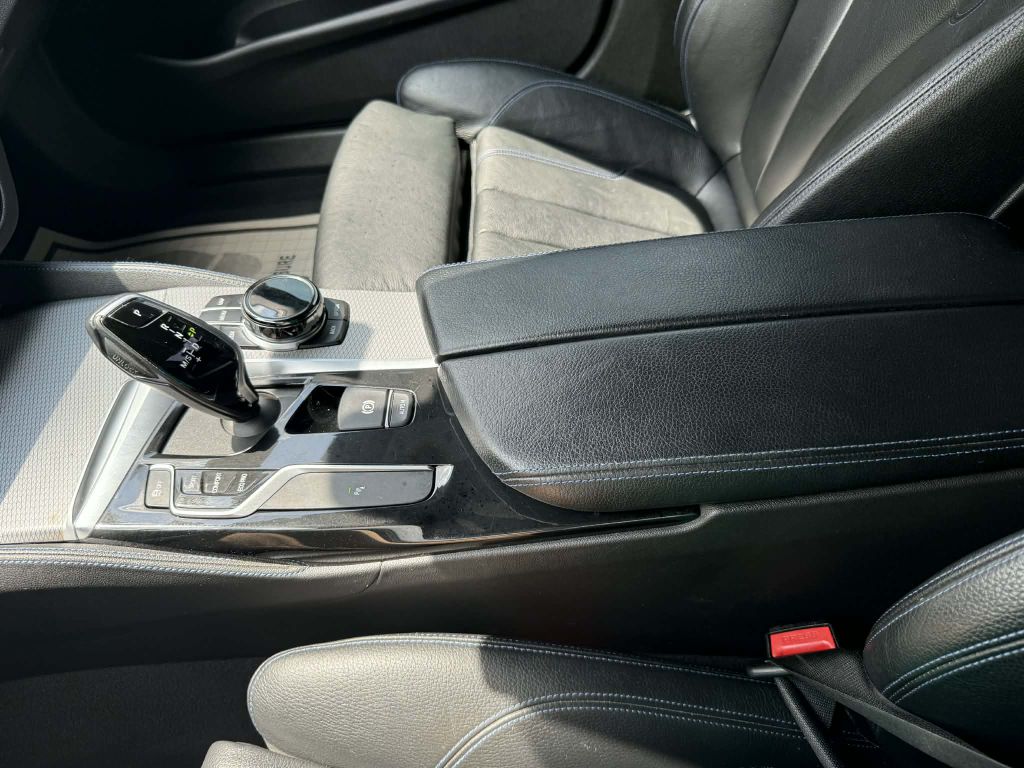 Photo 25 of this BMW 540I