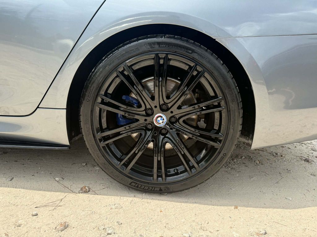 Photo 36 of this BMW 540I