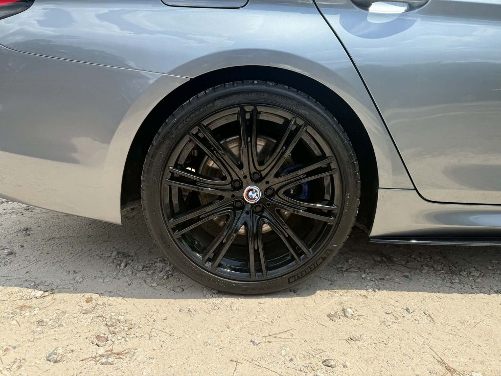 Photo 37 of this BMW 540I
