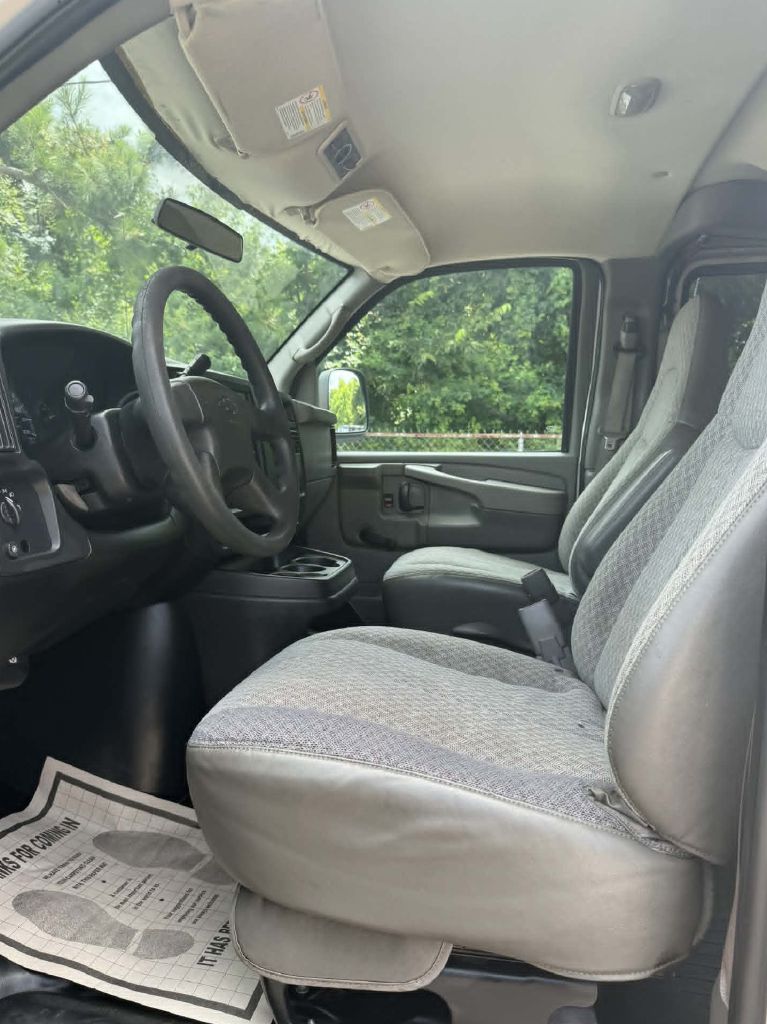 Photo 10 of this CHEVROLET EXPRESS G3500