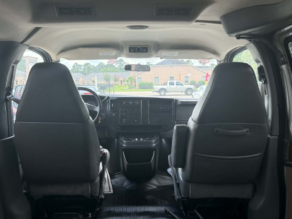 Photo 18 of this CHEVROLET EXPRESS G3500