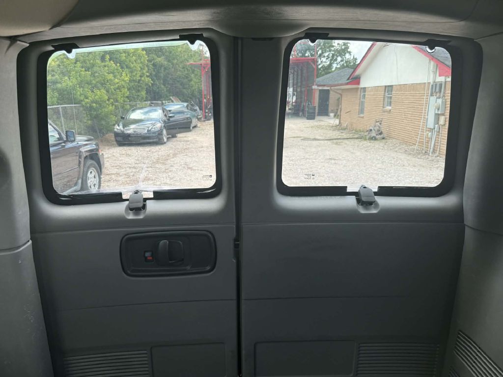 Photo 21 of this CHEVROLET EXPRESS G3500