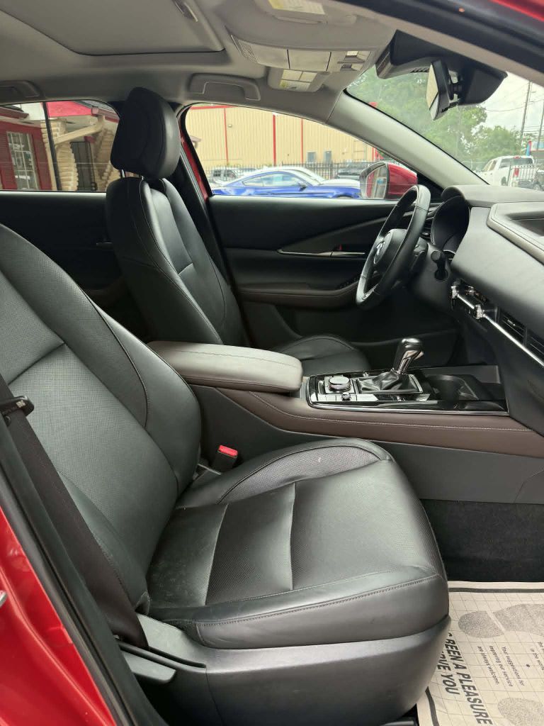 Photo 25 of this MAZDA CX-30