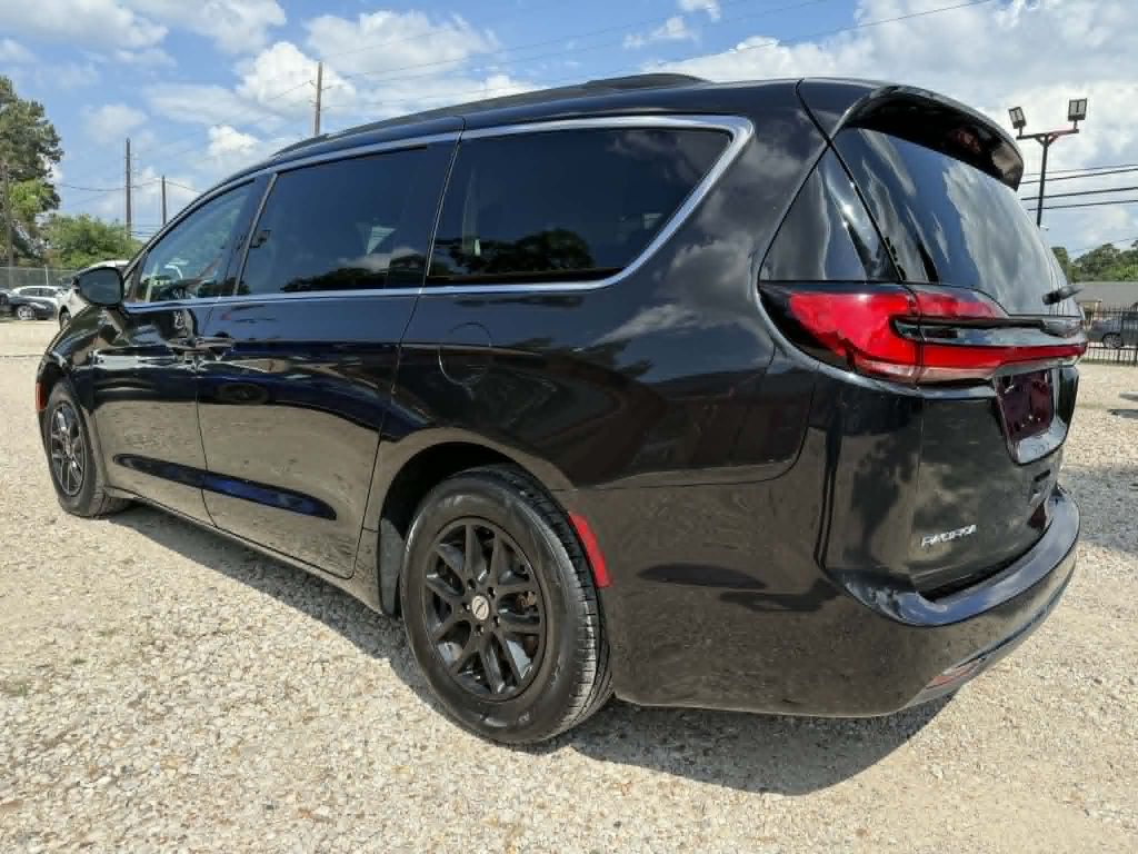 Photo 7 of this CHRYSLER PACIFICA