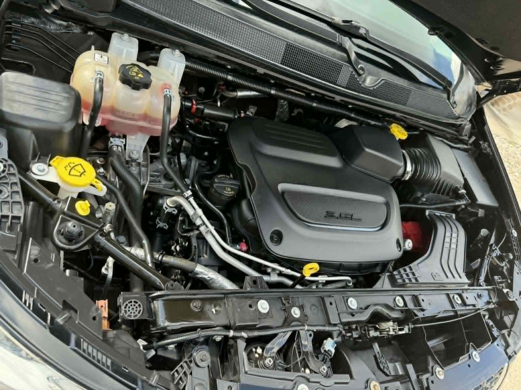 Photo 32 of this CHRYSLER PACIFICA