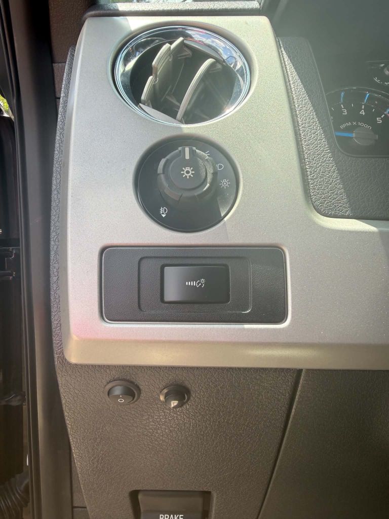 Photo 20 of this FORD F150