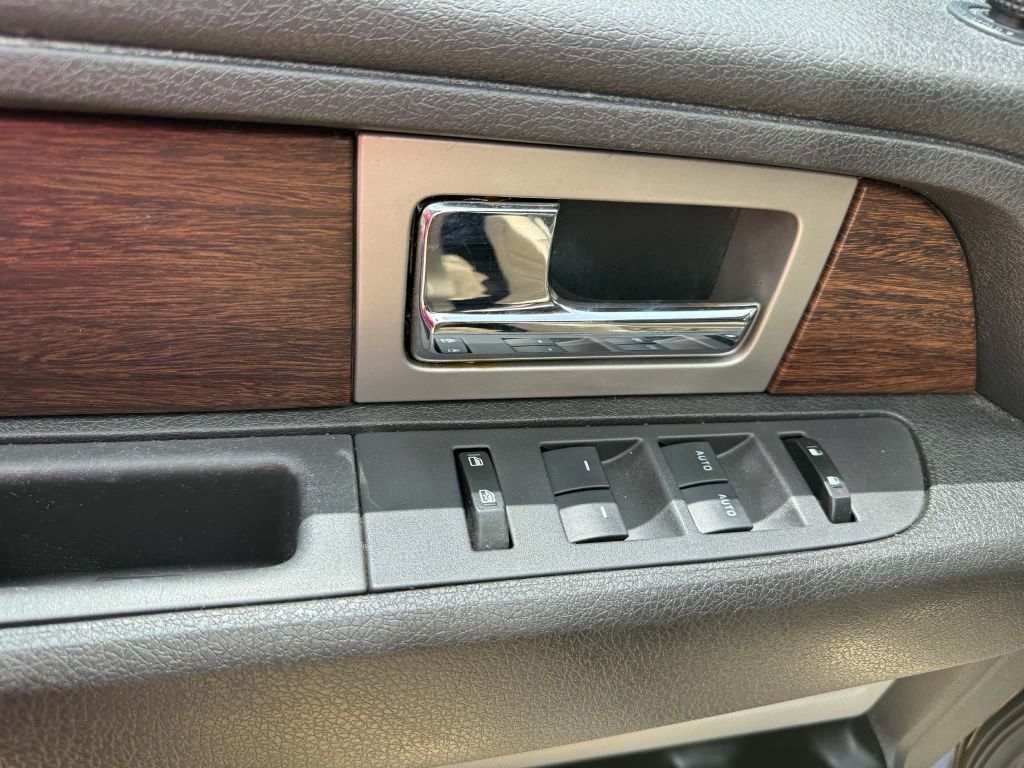 Photo 24 of this FORD F150