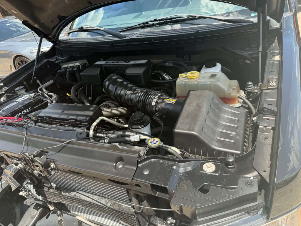 Photo 32 of this FORD F150