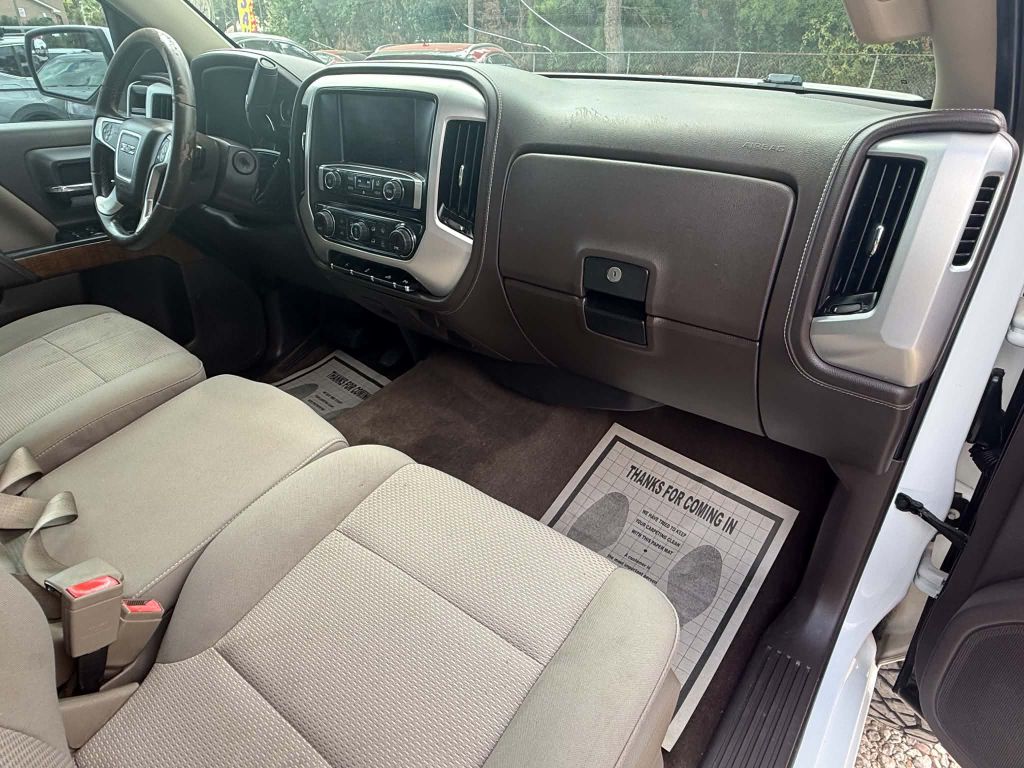 Photo 18 of this GMC SIERRA
