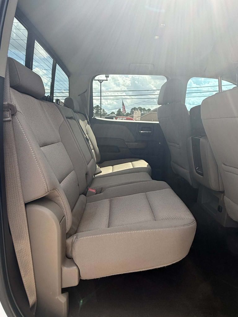 Photo 19 of this GMC SIERRA