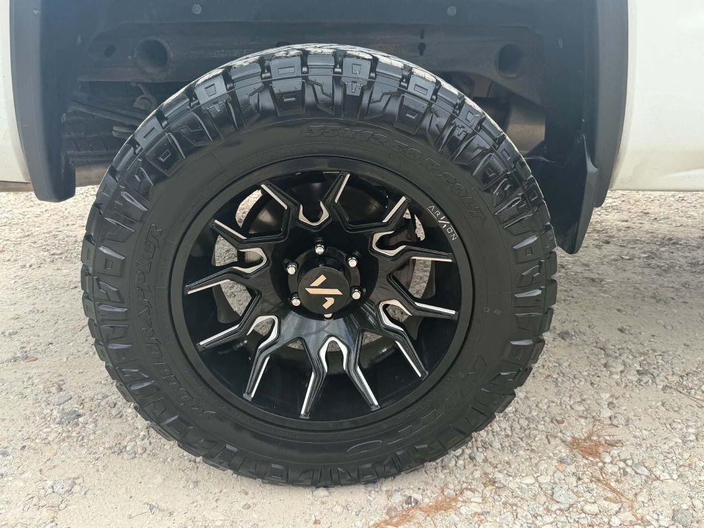 Photo 26 of this GMC SIERRA
