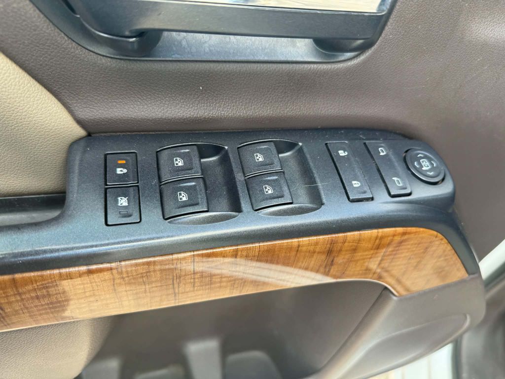 Photo 23 of this GMC SIERRA