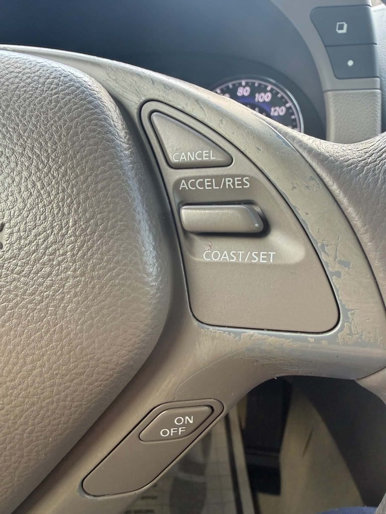 Photo 16 of this INFINITI G37