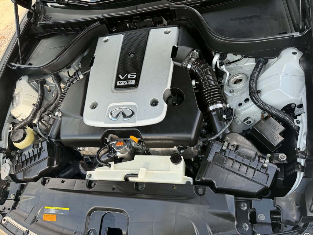 Photo 32 of this INFINITI G37