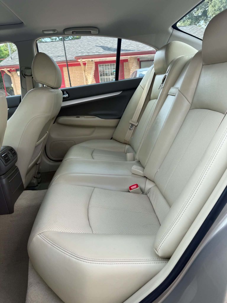 Photo 22 of this INFINITI G37