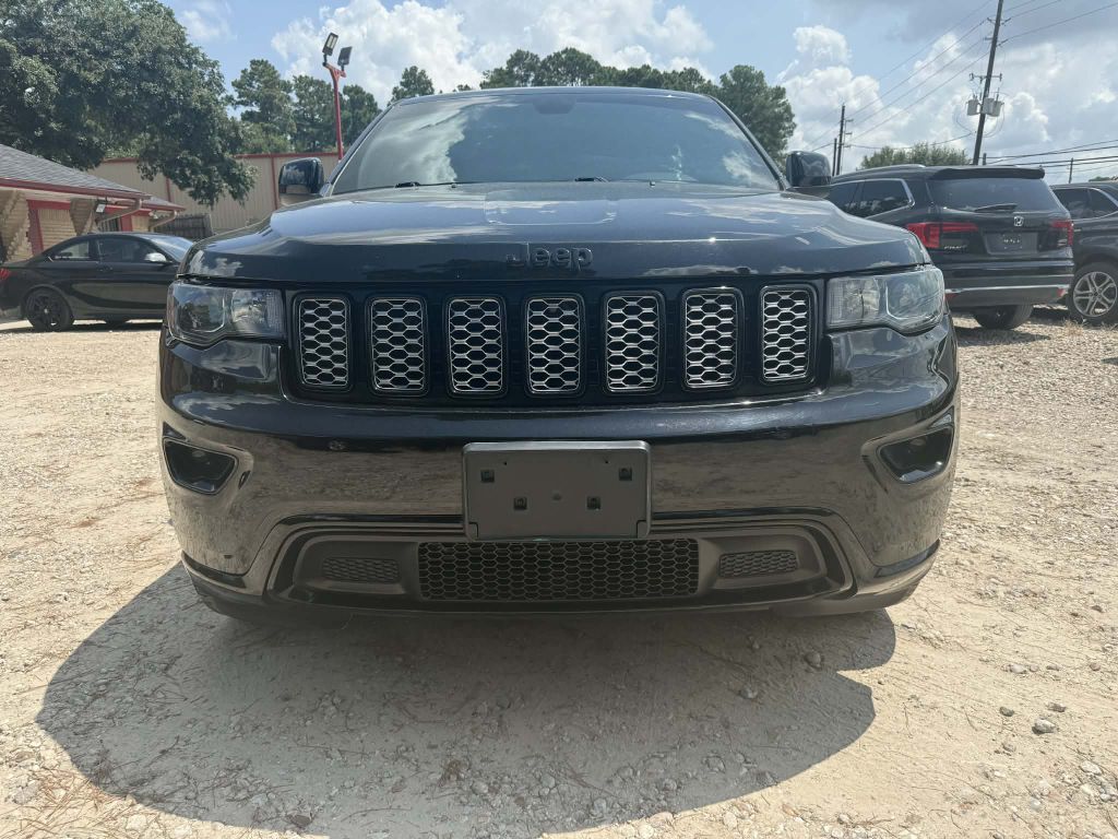 Photo 3 of this JEEP GRAND CHEROKEE