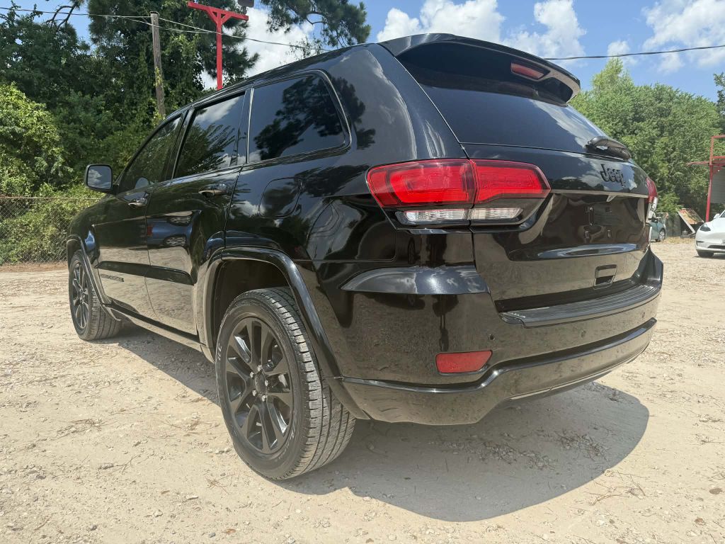 Photo 8 of this JEEP GRAND CHEROKEE