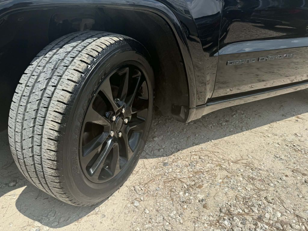 Photo 22 of this JEEP GRAND CHEROKEE