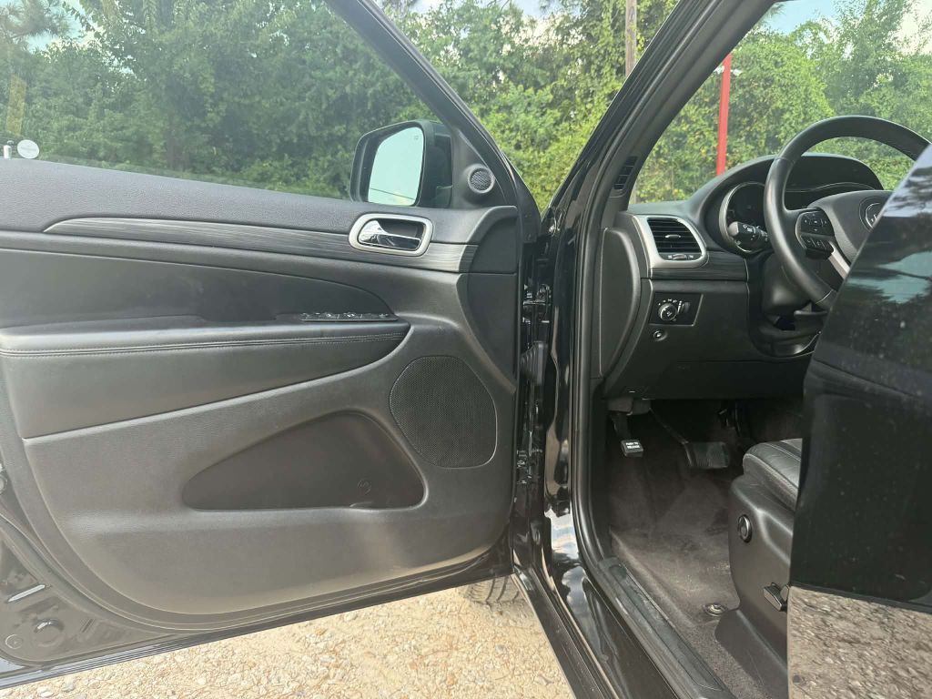 Photo 11 of this JEEP GRAND CHEROKEE
