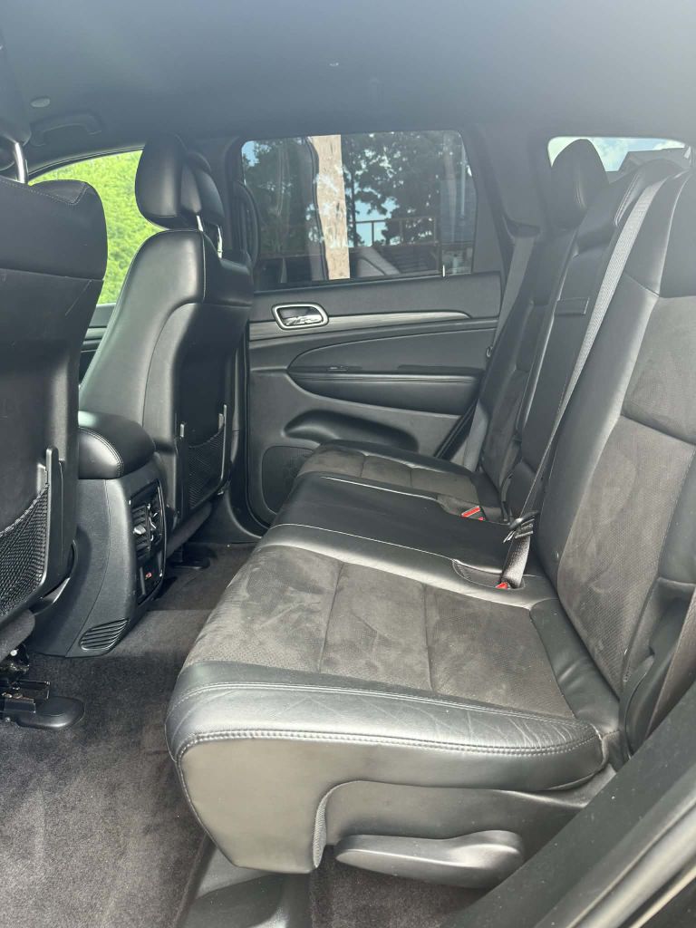 Photo 13 of this JEEP GRAND CHEROKEE