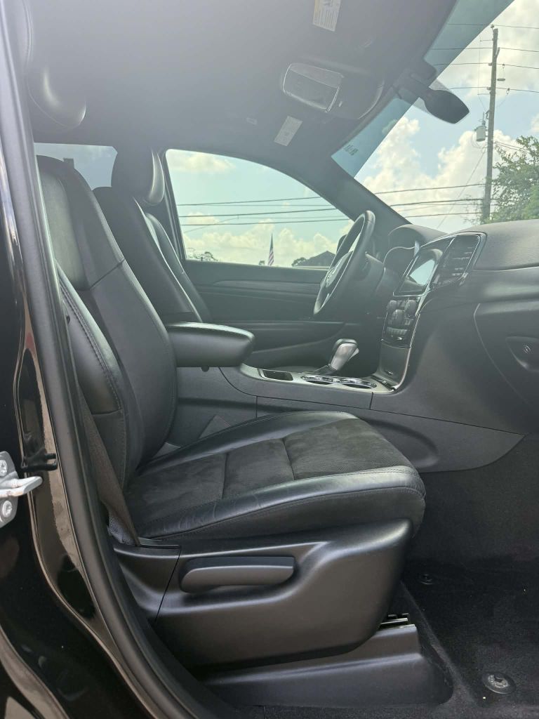 Photo 14 of this JEEP GRAND CHEROKEE
