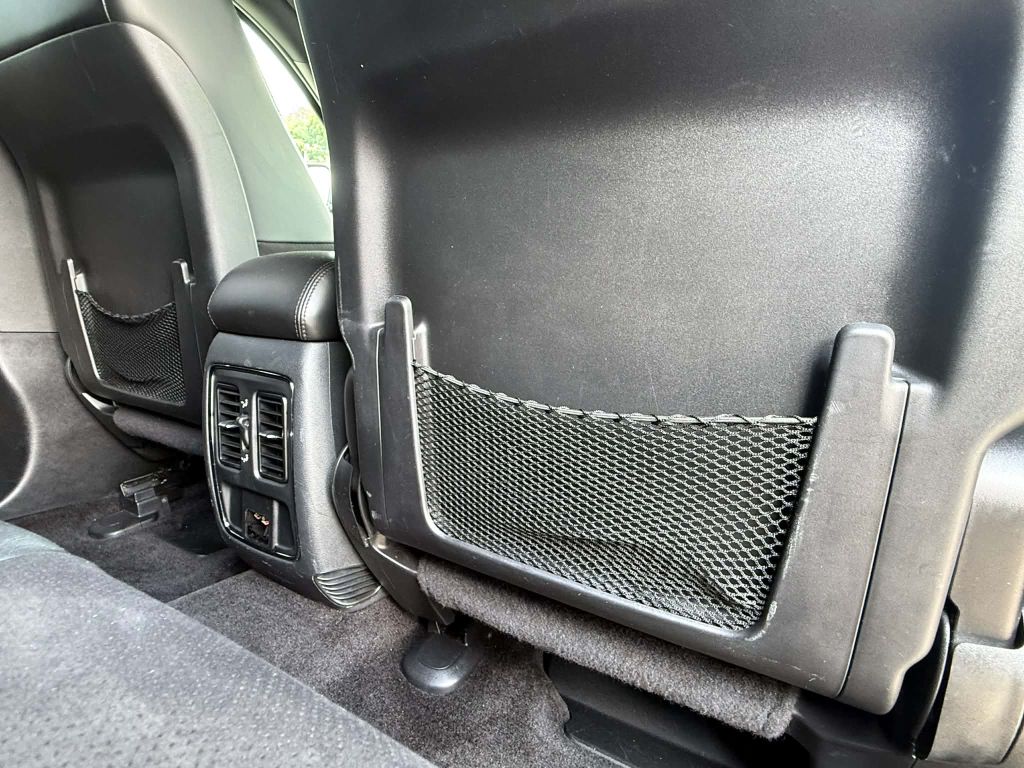 Photo 21 of this JEEP GRAND CHEROKEE