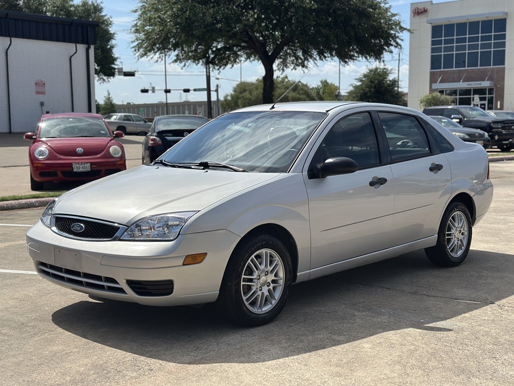 Silver 2006 Ford Focus Hatchback Automatic
